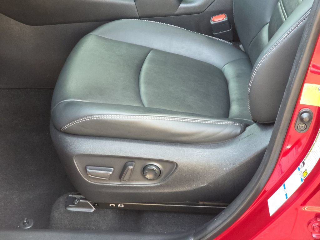 Used 2021 Toyota RAV4 XLE Premium AWD/4WD image 27