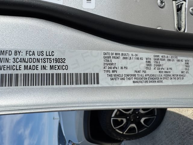 Used 2025 Jeep Compass Trailhawk AWD/4WD image 29