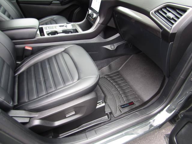 Certified 2024 Ford Edge SEL w/ Convenience Package AWD/4WD image 9