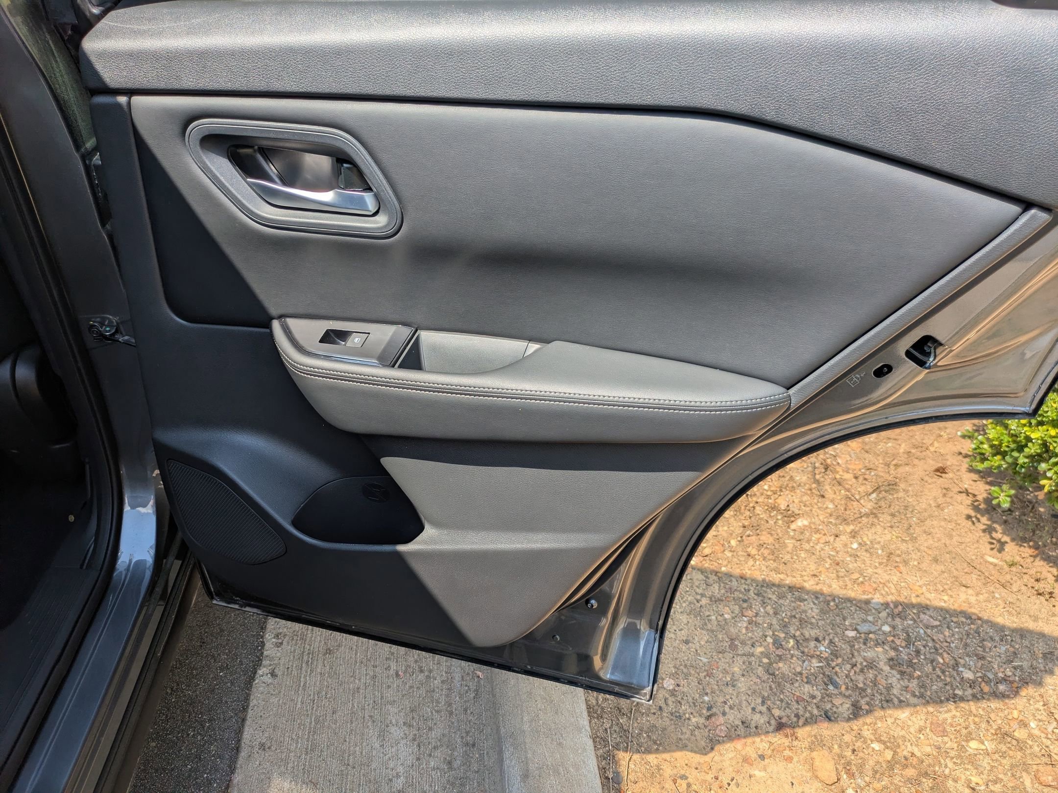 Used 2026 Nissan Rogue SV FWD image 32