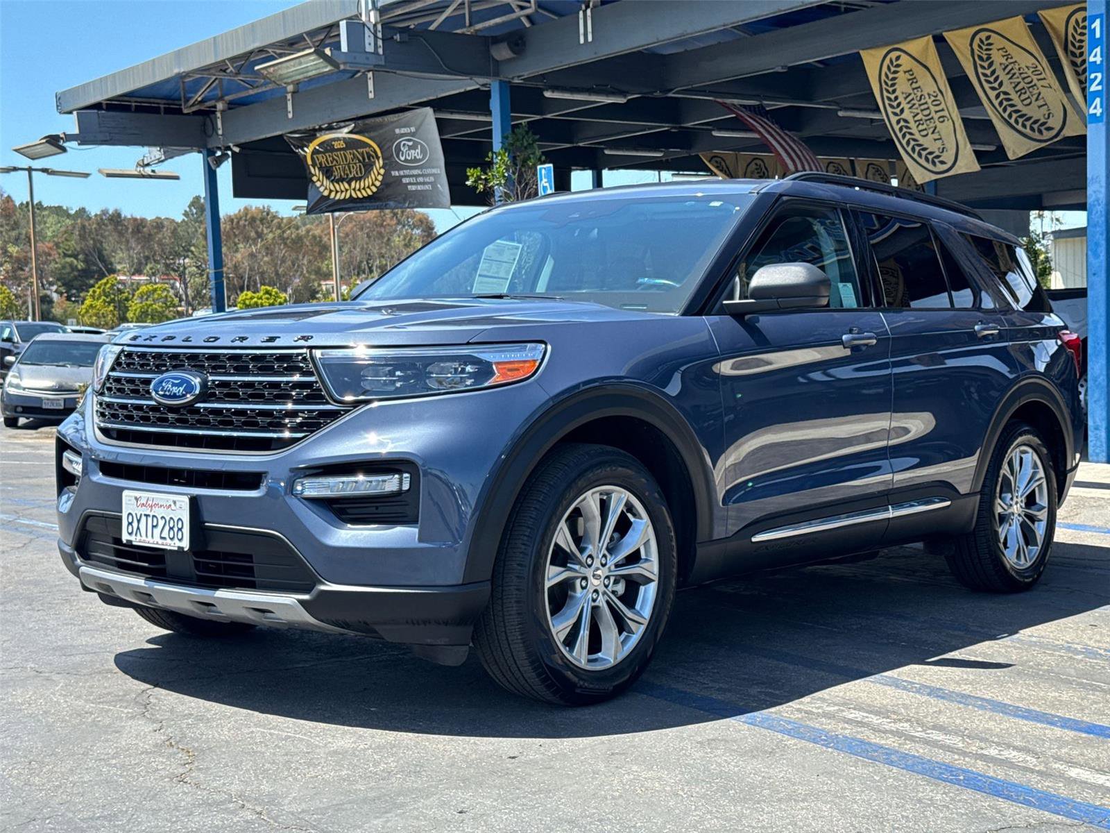 Certified 2021 Ford Explorer XLT w/ Equipment Group 202A RWD image 4