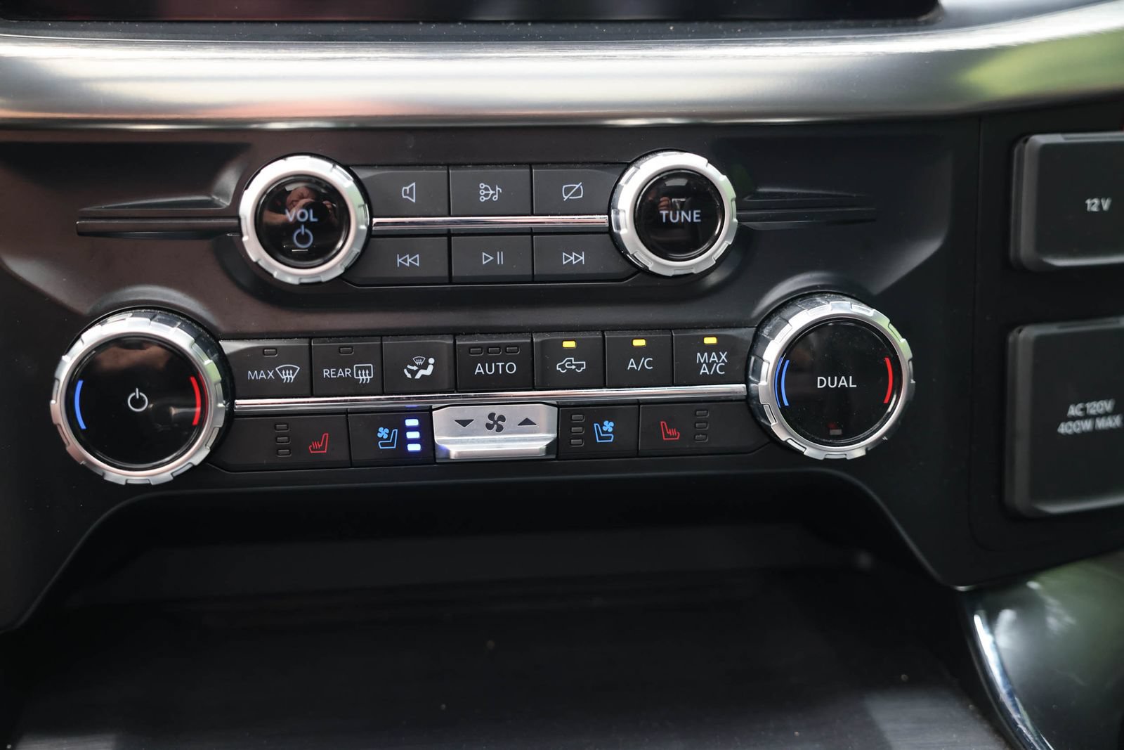Certified 2023 Ford F150 Lariat w/ Equipment Group 502A High AWD/4WD image 24