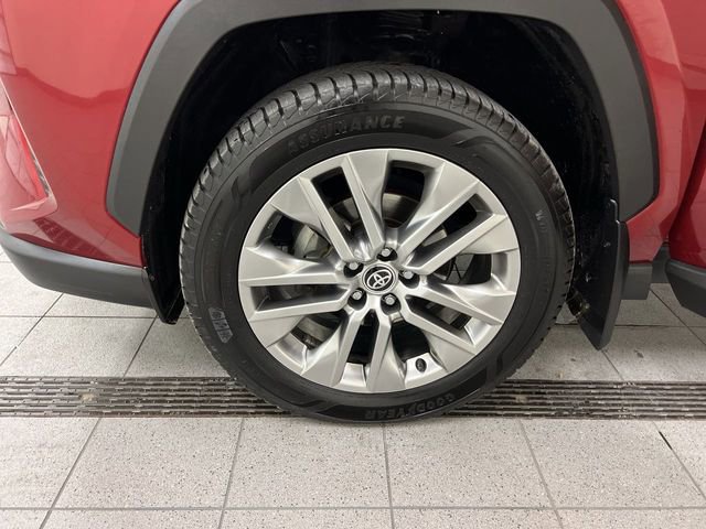 Used 2021 Toyota RAV4 Limited image 11