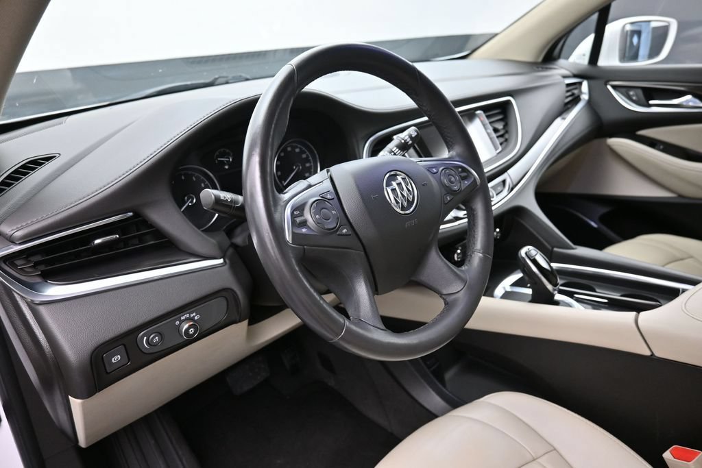Used 2019 Buick Enclave Essence FWD image 18