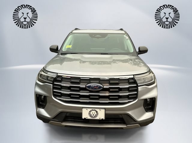 Certified 2025 Ford Explorer Active w/ Active Comfort Package AWD/4WD image 2