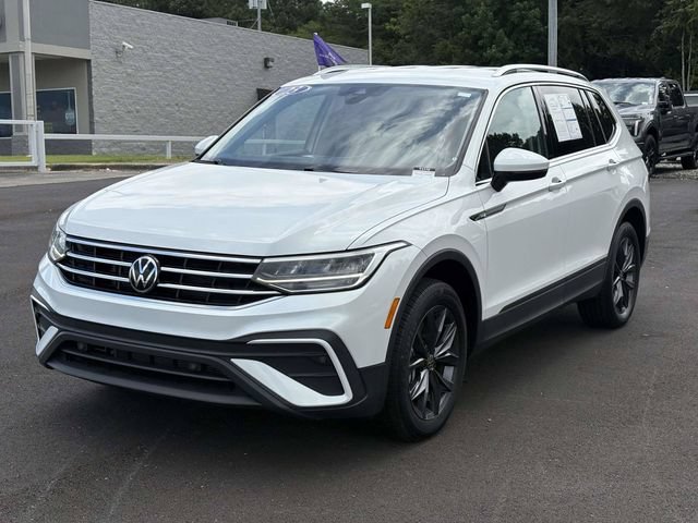 Used 2023 Volkswagen Tiguan SE FWD image 3