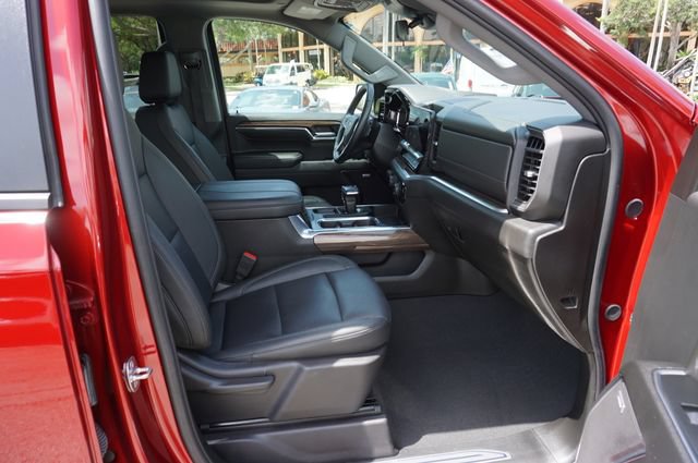 Used 2024 Chevrolet Silverado 1500 RST w/ Convenience Package II RWD image 3