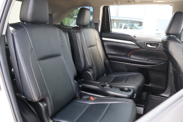 Used 2019 Toyota Highlander XLE AWD/4WD image 35