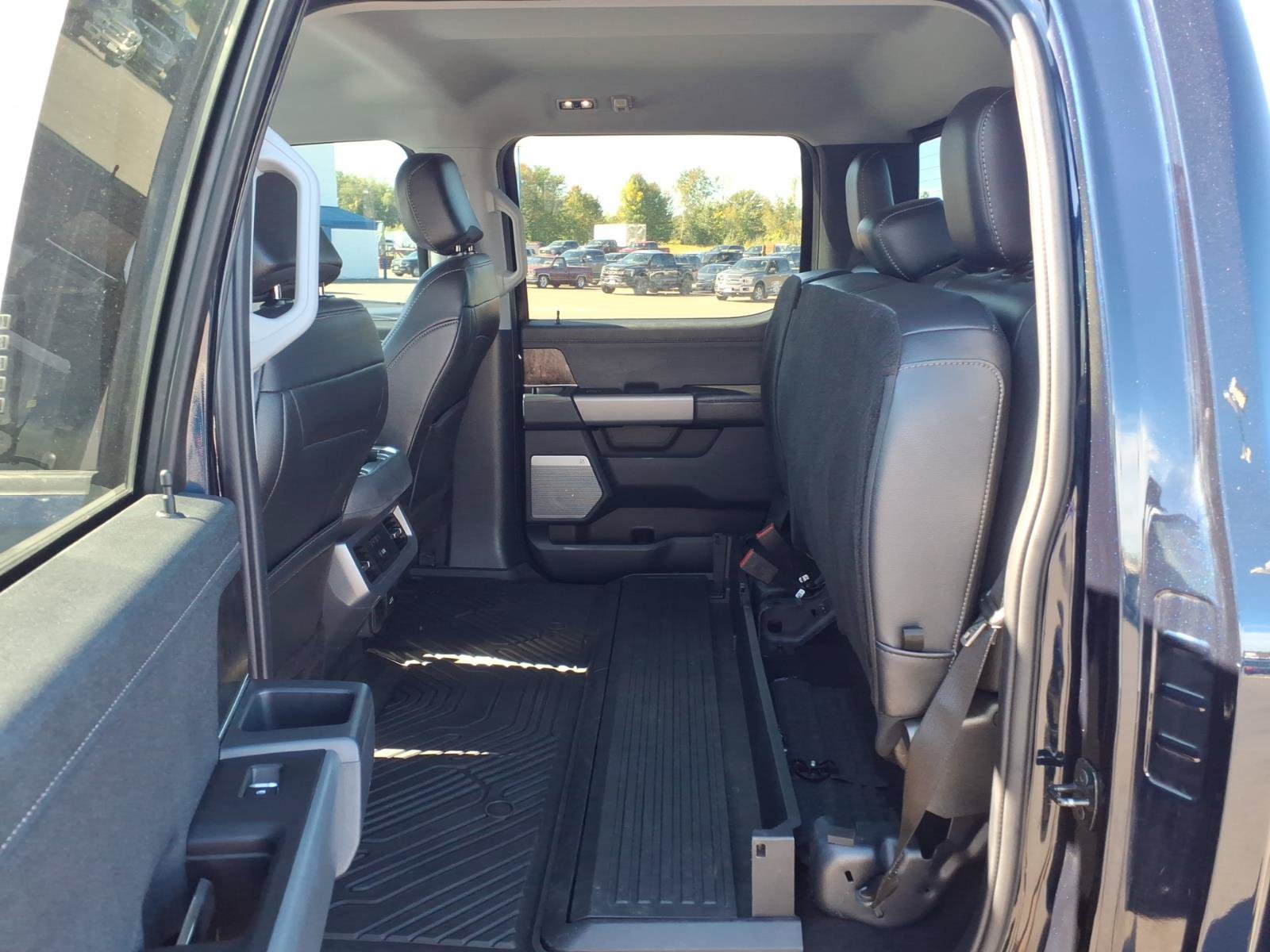Certified 2024 Ford F250 Lariat w/ Lariat Ultimate Package AWD/4WD image 11