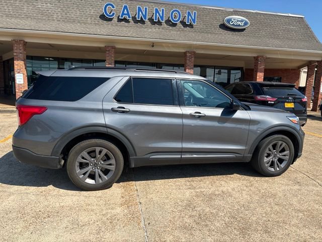 Certified 2022 Ford Explorer XLT w/ Equipment Group 202A AWD/4WD image 6