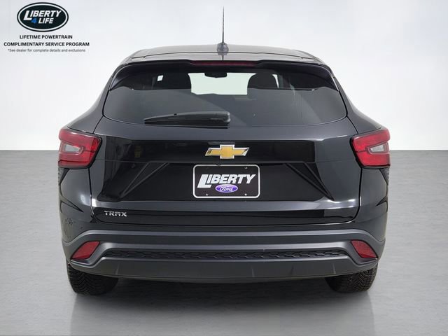 Used 2024 Chevrolet Trax LS w/ LS Convenience Package image 4