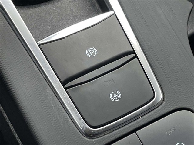 Certified 2020 Ford Escape SE image 29