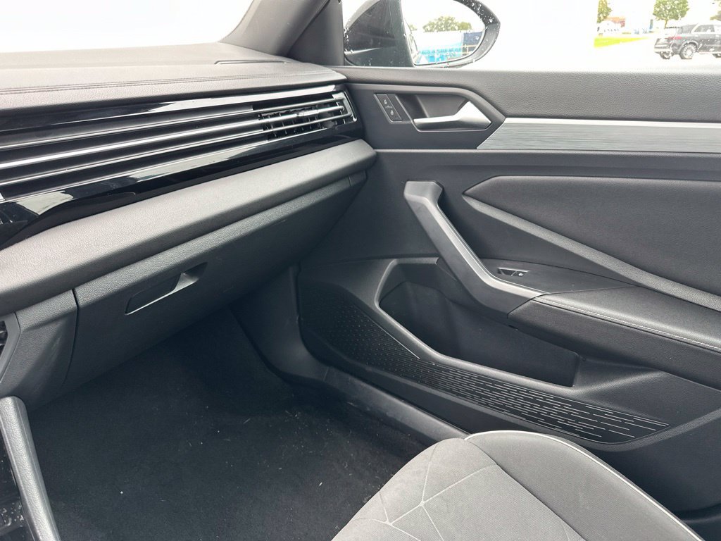 Used 2025 Volkswagen Jetta Sport FWD image 49