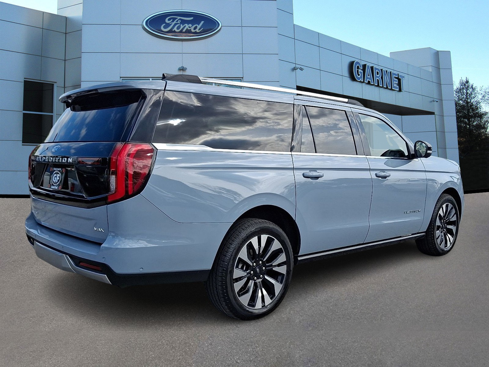 Certified 2025 Ford Expedition Max Platinum w/ Driver's Package AWD/4WD image 10