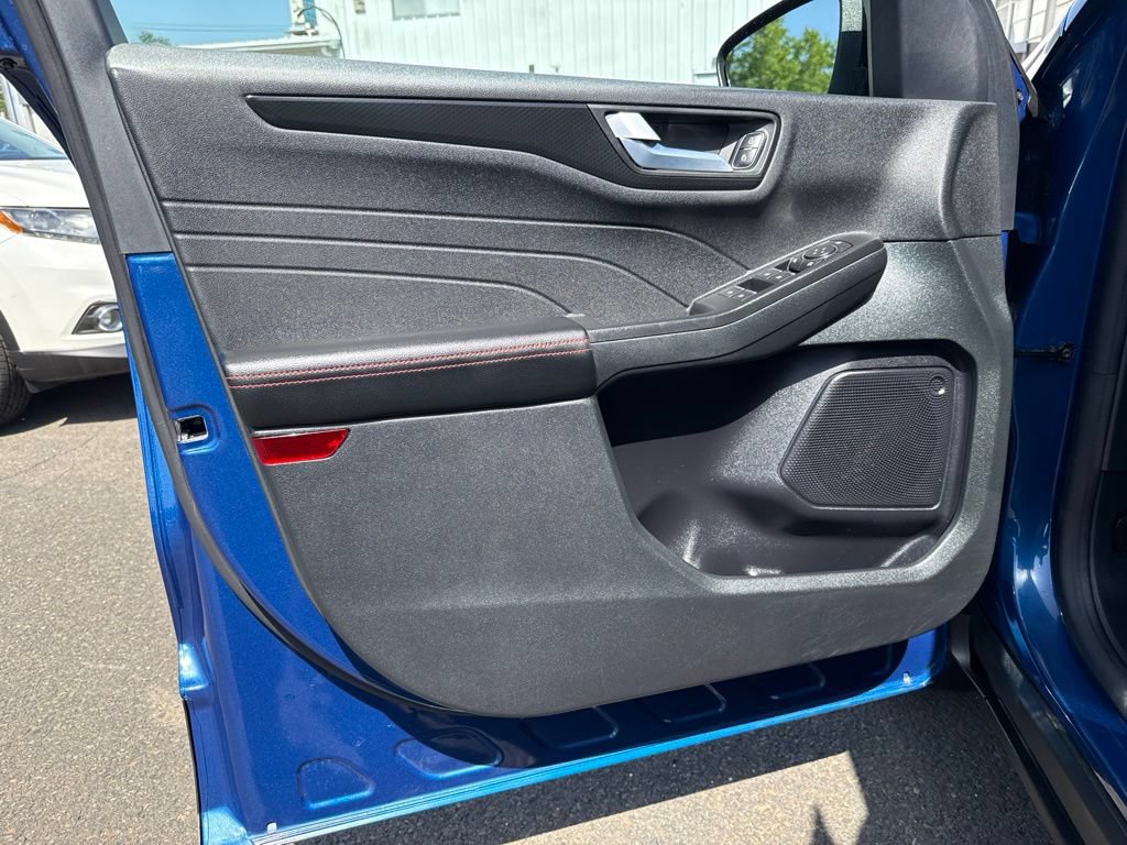 Certified 2022 Ford Escape SEL w/ SEL Stealth AWD Package image 14