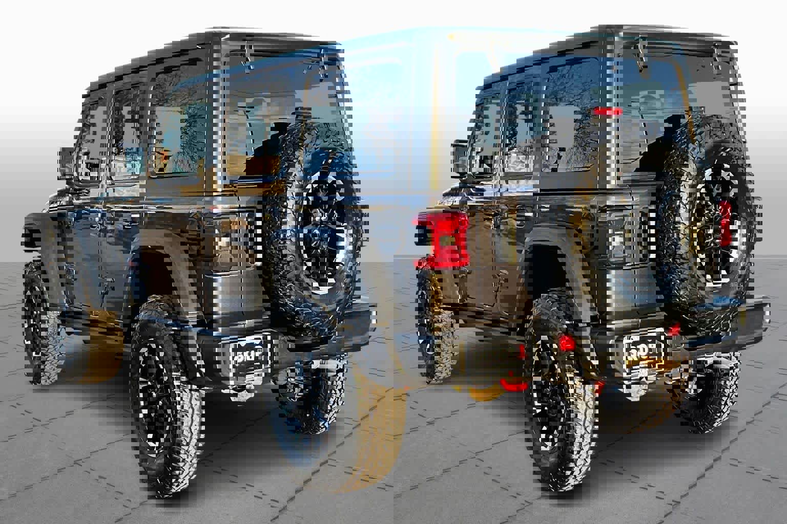 Used 2025 Jeep Wrangler Unlimited Rubicon image 2