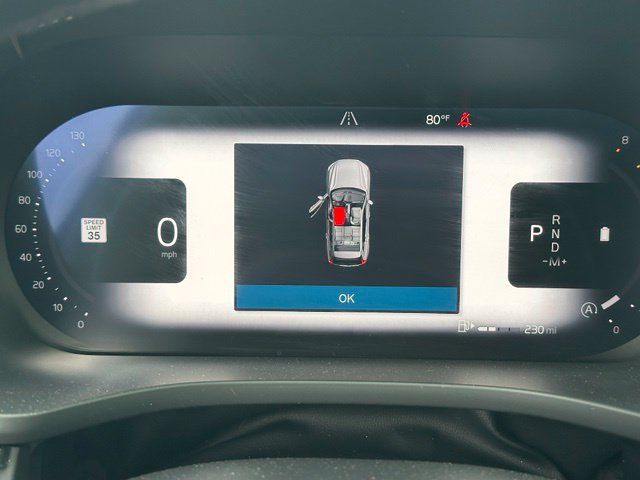 Used 2025 Volvo XC60 B5 Plus AWD/4WD image 31