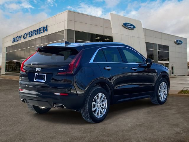Used 2022 Cadillac XT4 Luxury w/ Cold Weather Package image 5