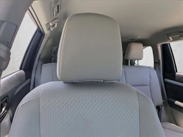 Used 2019 Toyota Highlander LE FWD image 13