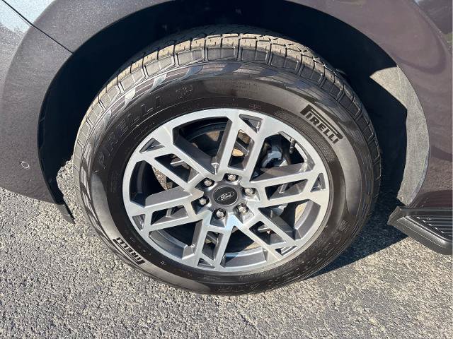 Certified 2025 Ford Expedition Active AWD/4WD image 13