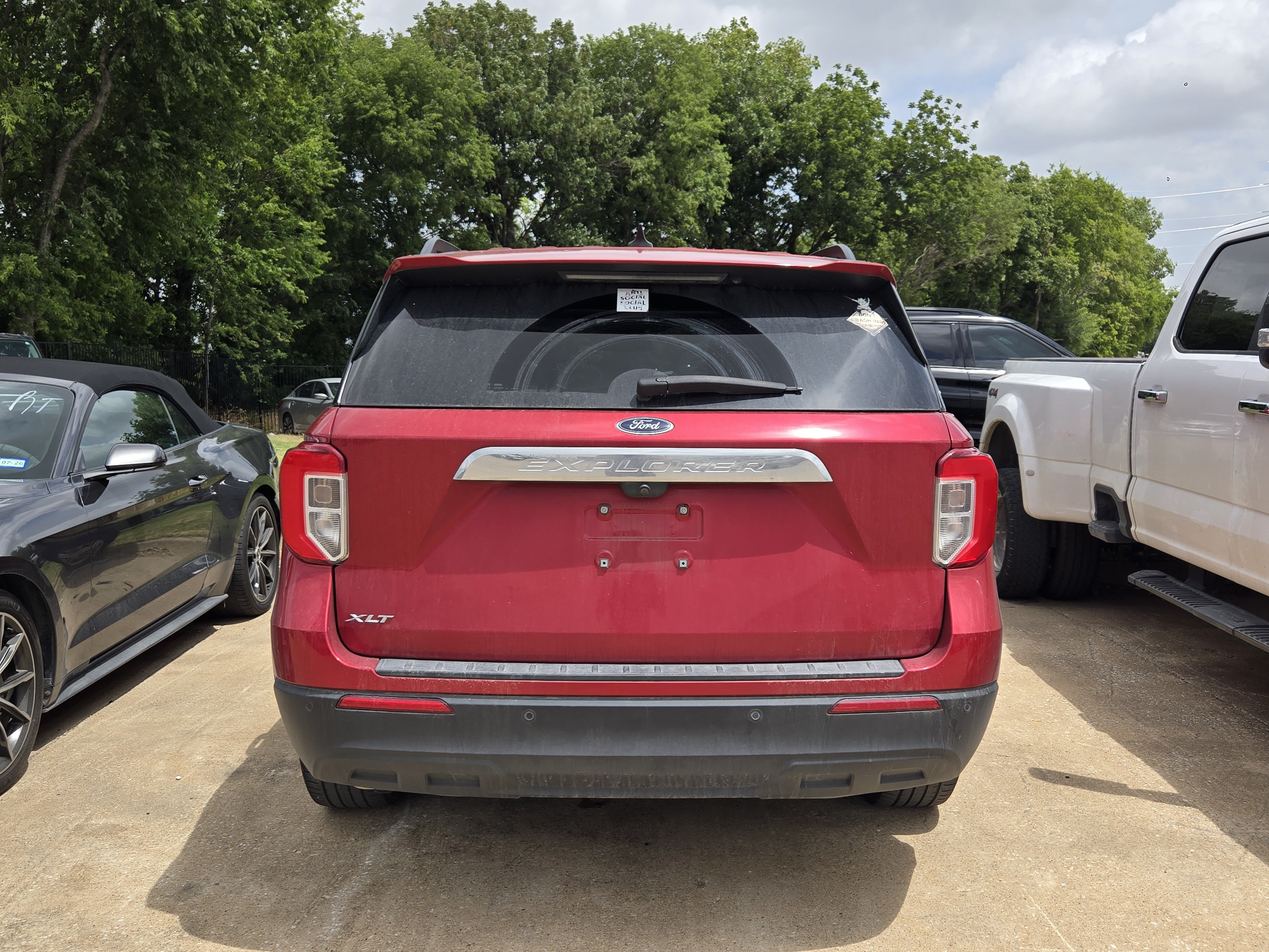 Certified 2023 Ford Explorer XLT RWD image 5