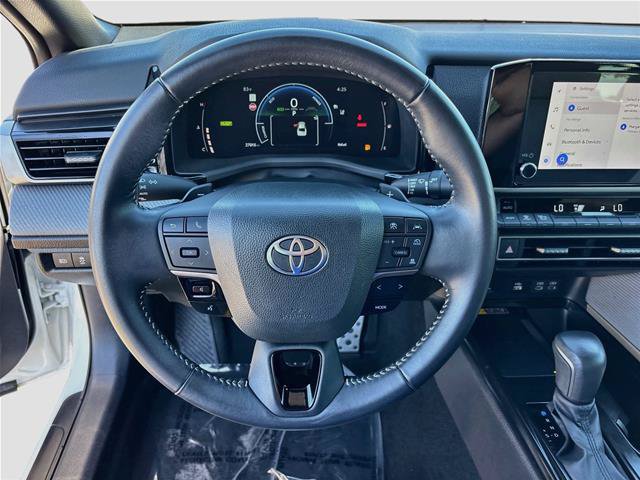 Used 2025 Toyota Camry SE w/ Convenience Package FWD image 12