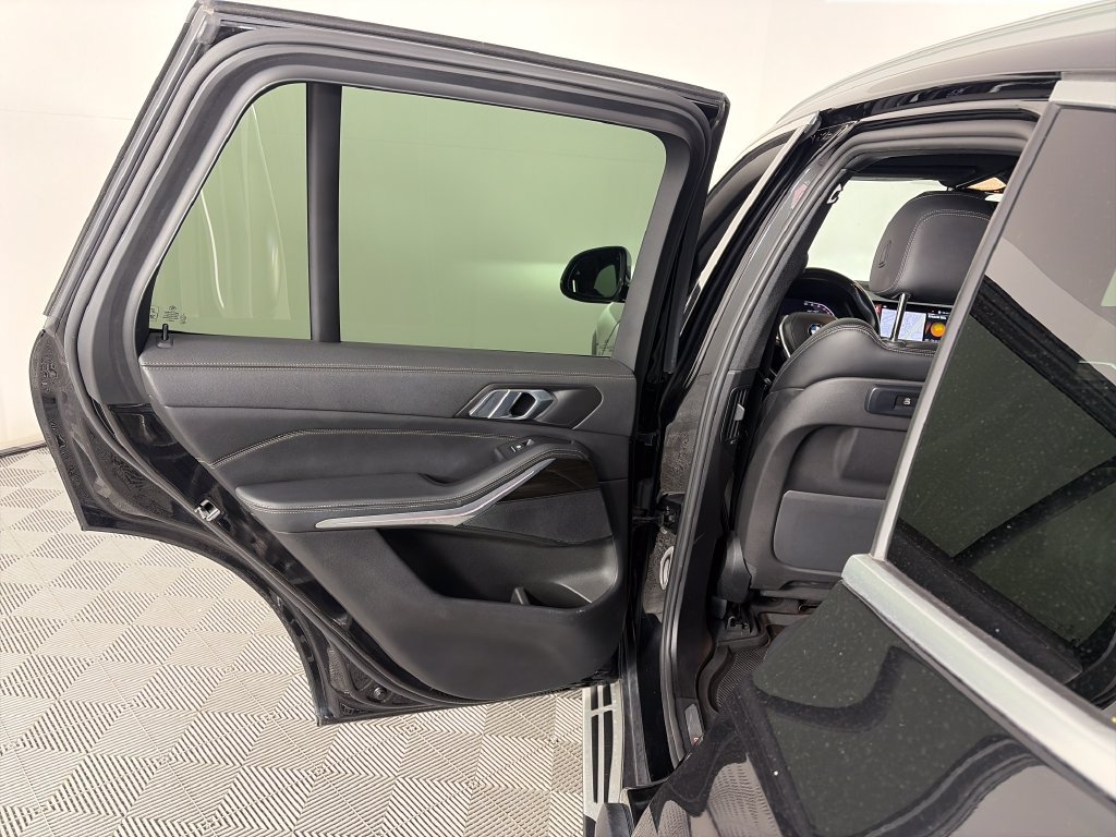 Used 2023 BMW X5 xDrive40i AWD/4WD image 12