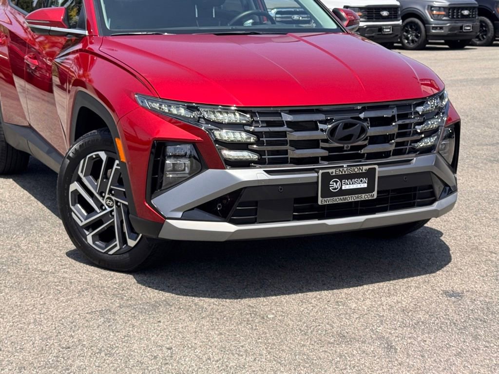 Used 2025 Hyundai Tucson Limited AWD/4WD image 3