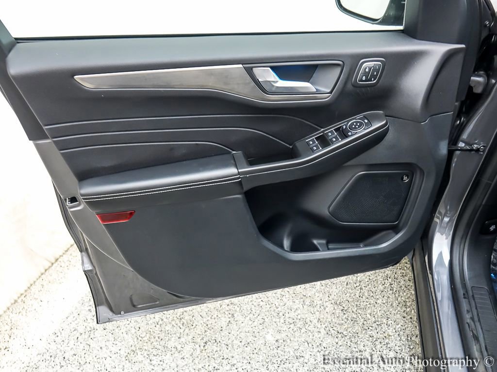 Certified 2021 Ford Escape Titanium w/ Class II Trailer Tow Package image 21