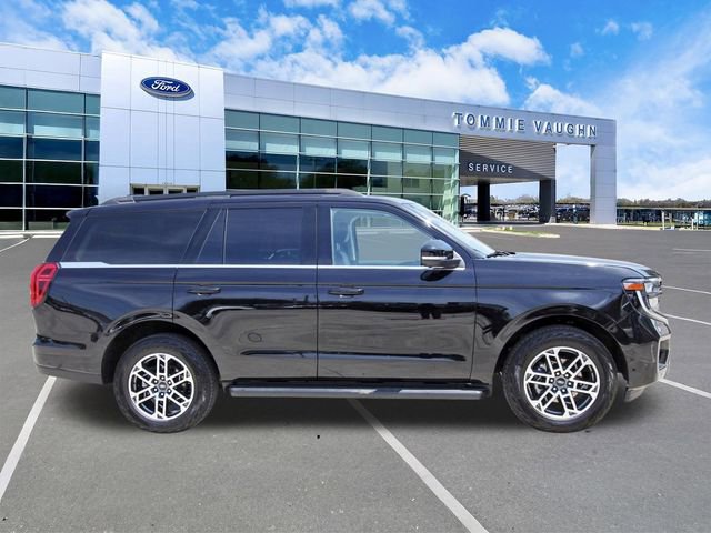 Certified 2025 Ford Expedition Active AWD/4WD image 5
