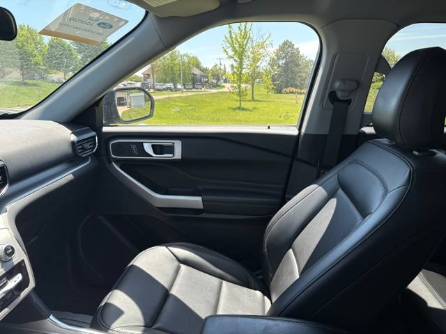 Certified 2024 Ford Explorer XLT w/ Equipment Group 202A AWD/4WD image 12