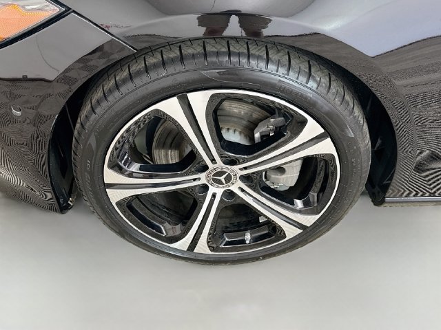 Used 2025 Mercedes-Benz C 300 Sedan image 32