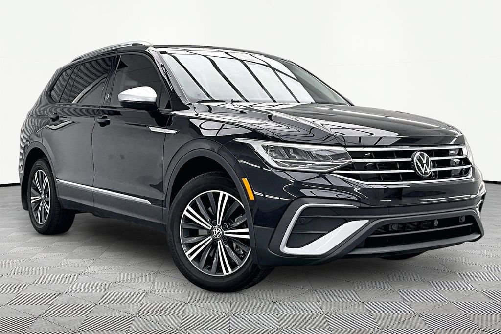 Used 2024 Volkswagen Tiguan Wolfsburg Edition w/ Panoramic Sunroof Package FWD image 12