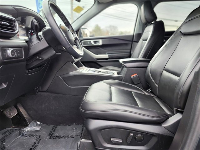 Certified 2022 Ford Explorer XLT w/ Equipment Group 202A image 19