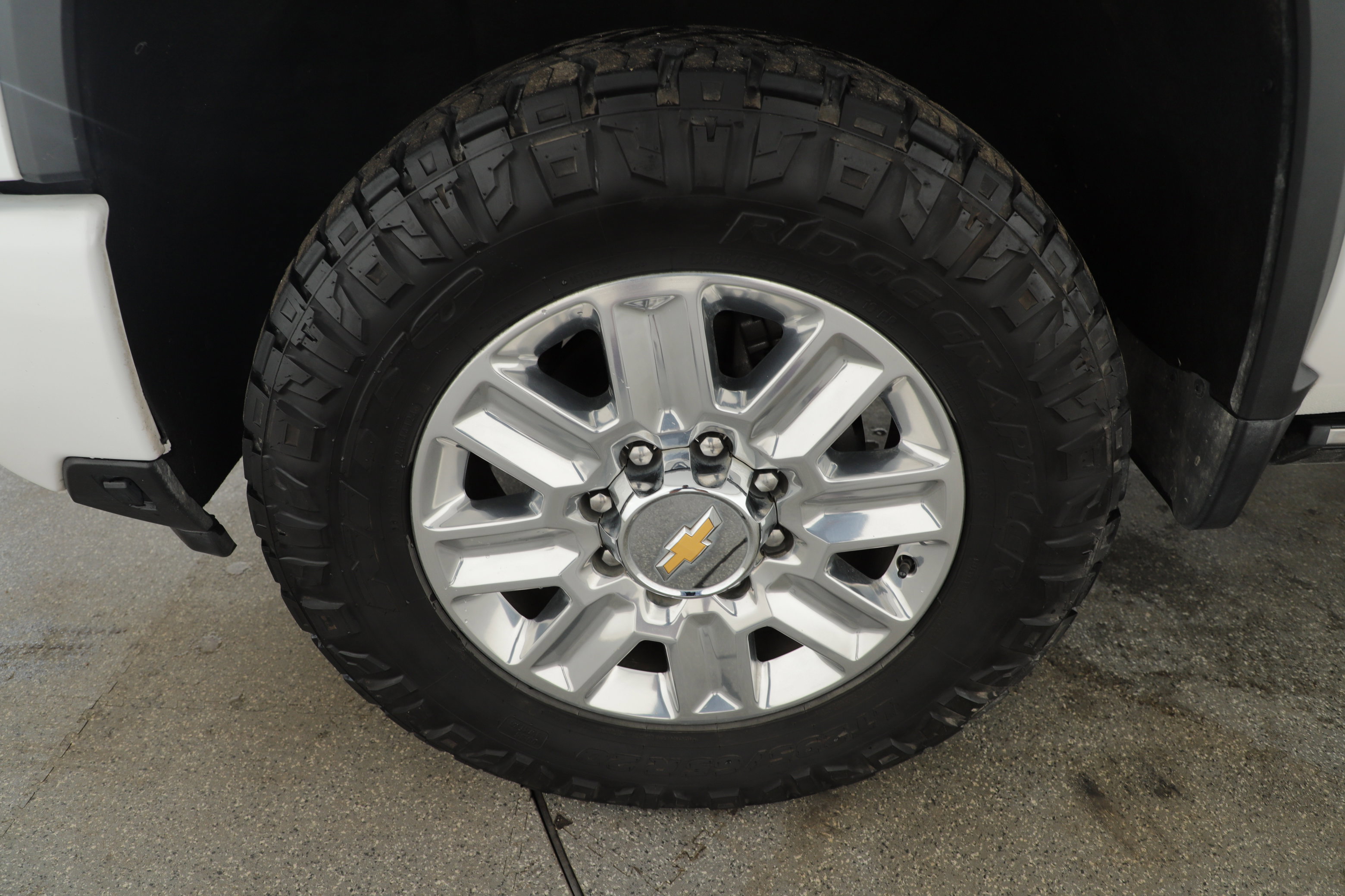 Used 2024 Chevrolet Silverado 3500 High Country w/ Technology Package image 10