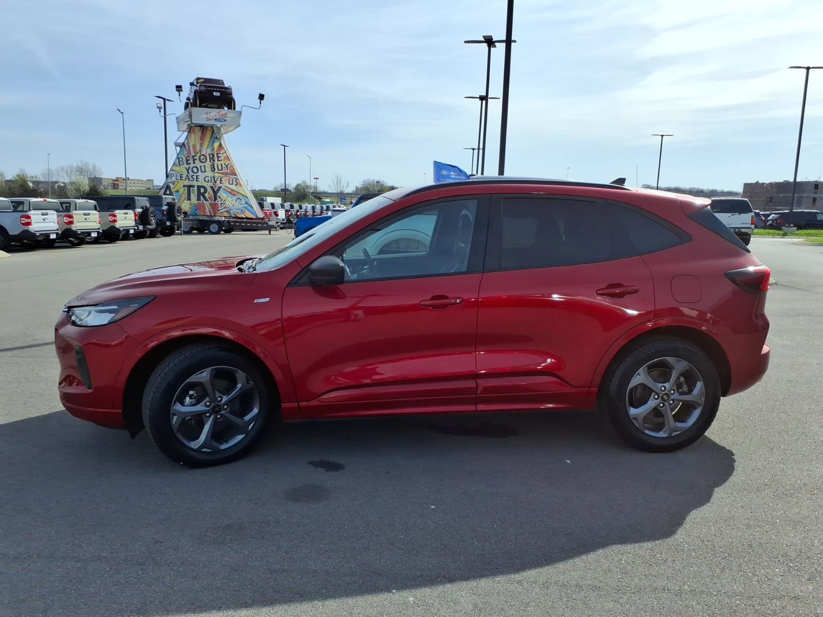 Certified 2024 Ford Escape ST-Line w/ Cold Weather Package image 2