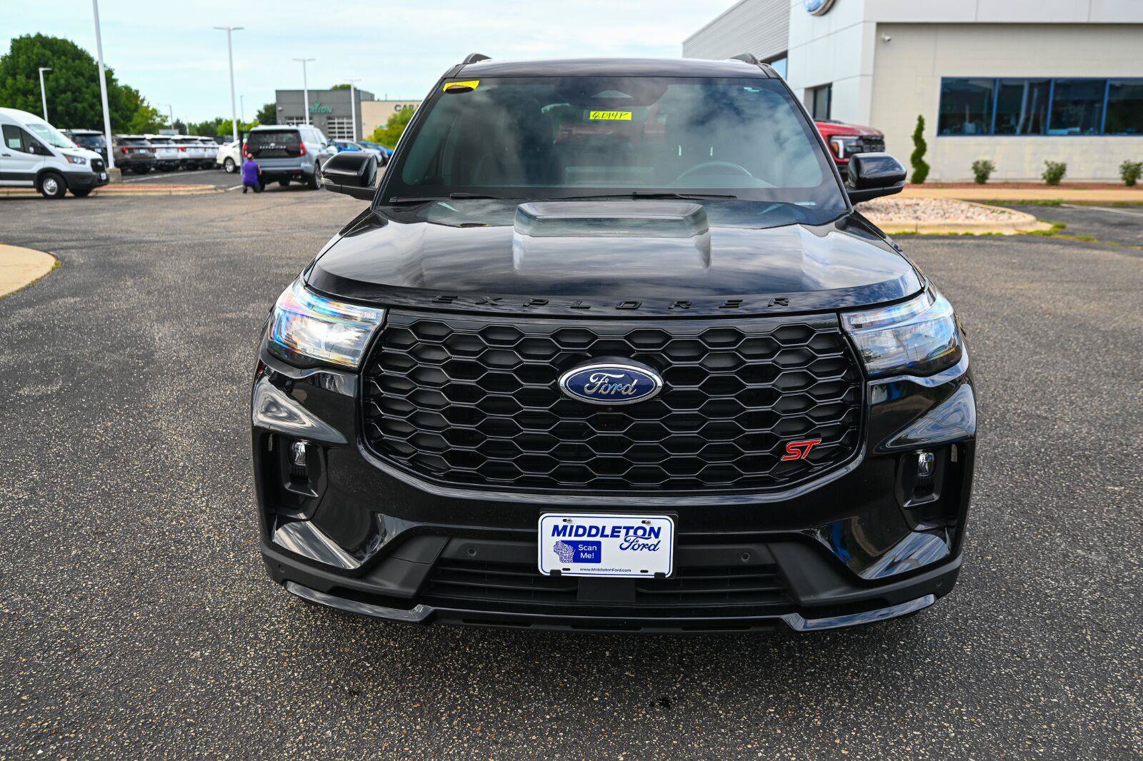 Certified 2025 Ford Explorer ST AWD/4WD image 10