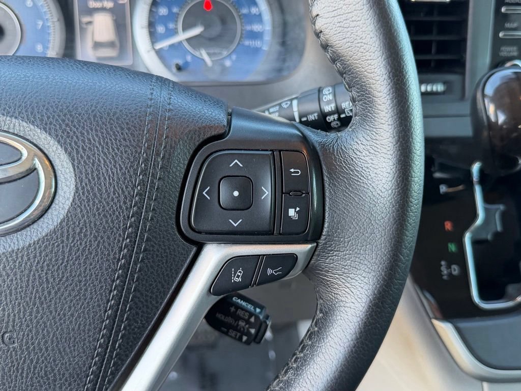 Used 2020 Toyota Sienna XLE FWD image 23