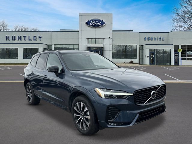 Used 2025 Volvo XC60 B5 Core AWD/4WD image 3