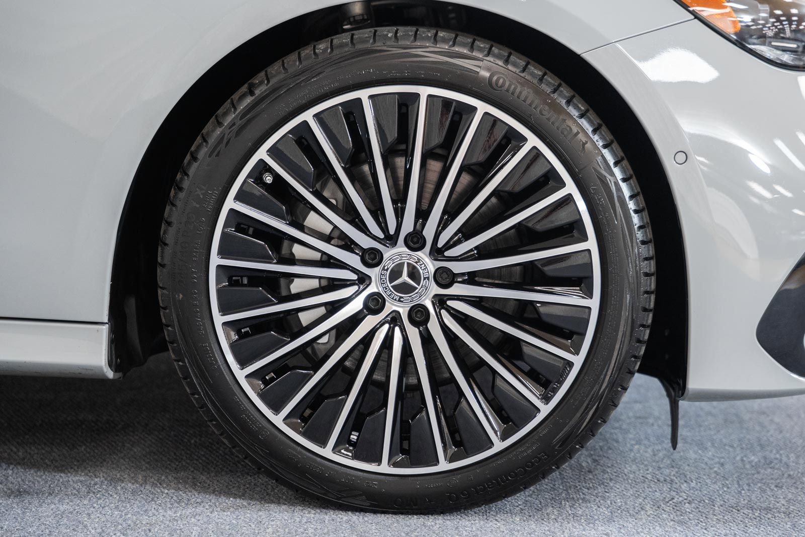 Used 2025 Mercedes-Benz E 350 4MATIC Sedan image 21