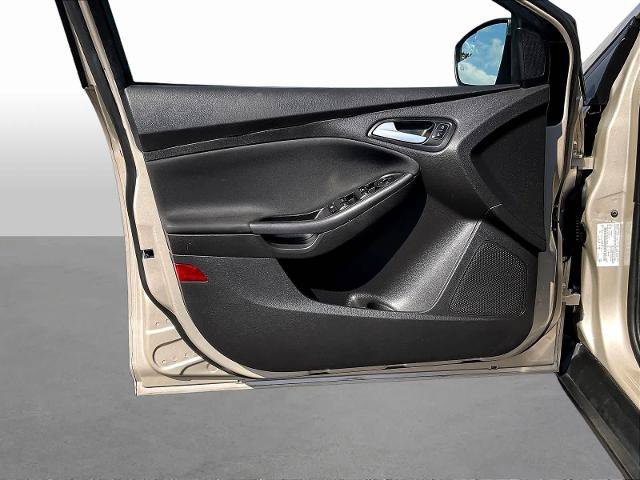 Certified 2017 Ford Focus SEL w/ Cold Weather Package FWD image 22