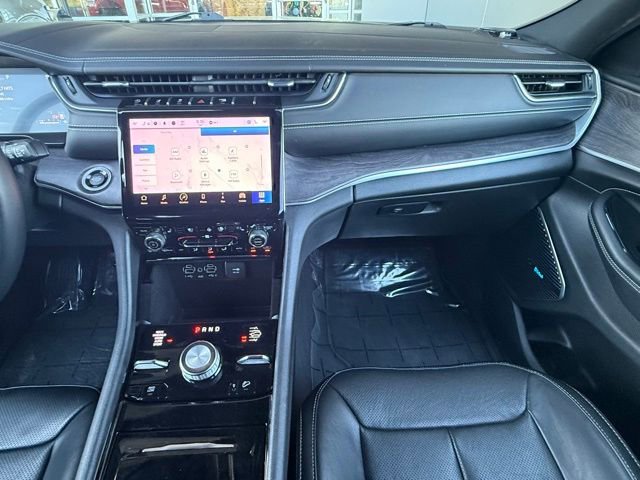 Used 2022 Jeep Grand Cherokee L Overland AWD/4WD image 24