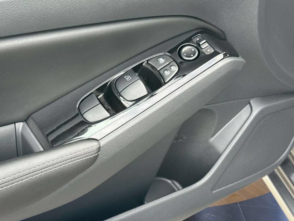Used 2023 Nissan Altima 2.5 SV AWD/4WD image 21