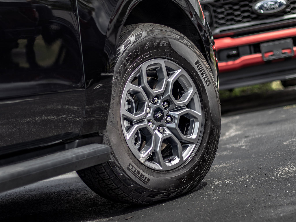 Certified 2025 Ford Expedition Active AWD/4WD image 7