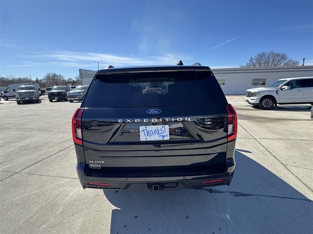 Certified 2025 Ford Expedition Active AWD/4WD image 4