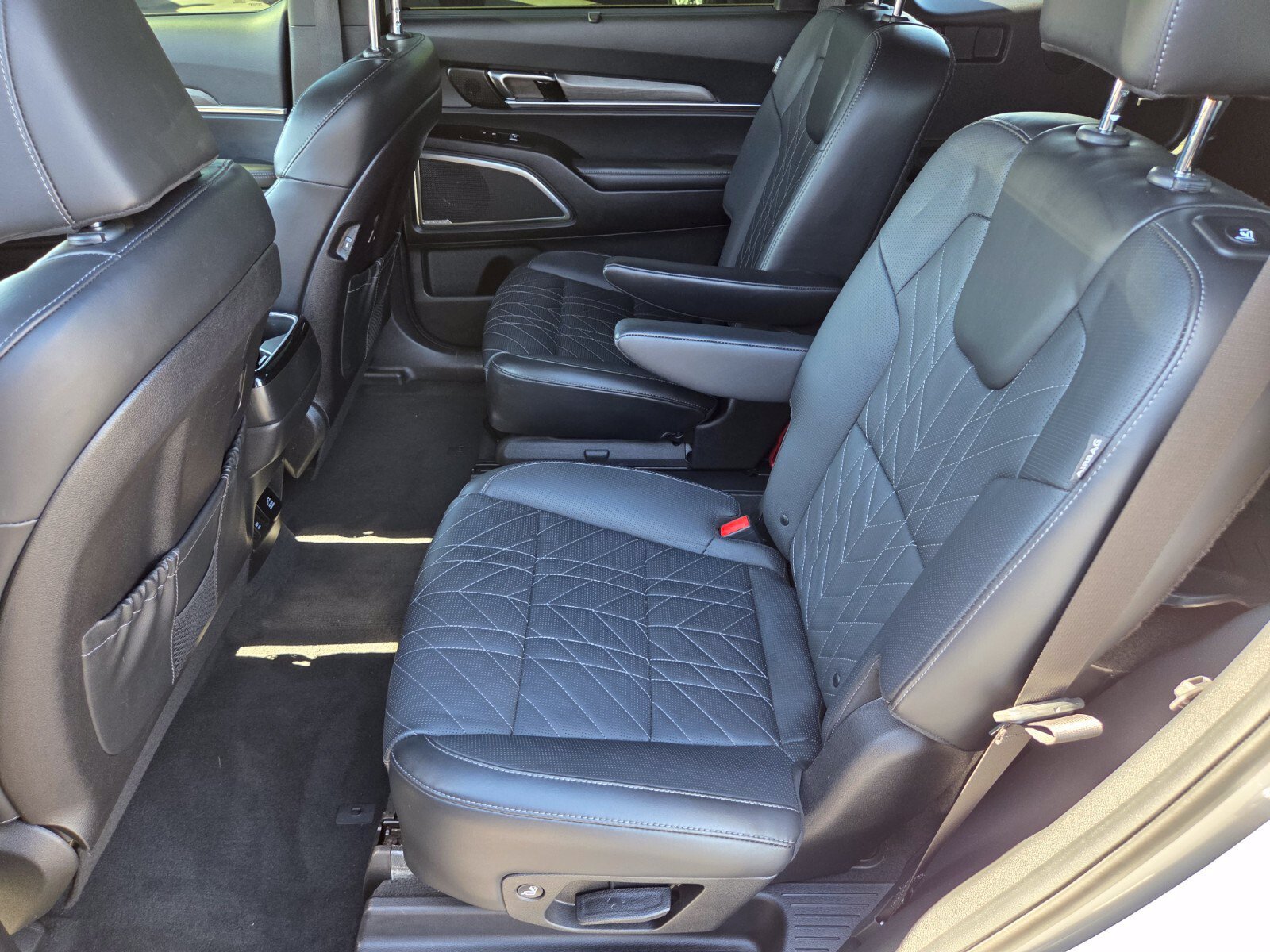 Used 2024 Kia Telluride SX Prestige X-Pro AWD/4WD image 12