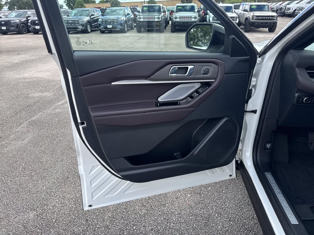 Certified 2026 Ford Explorer Platinum RWD image 14