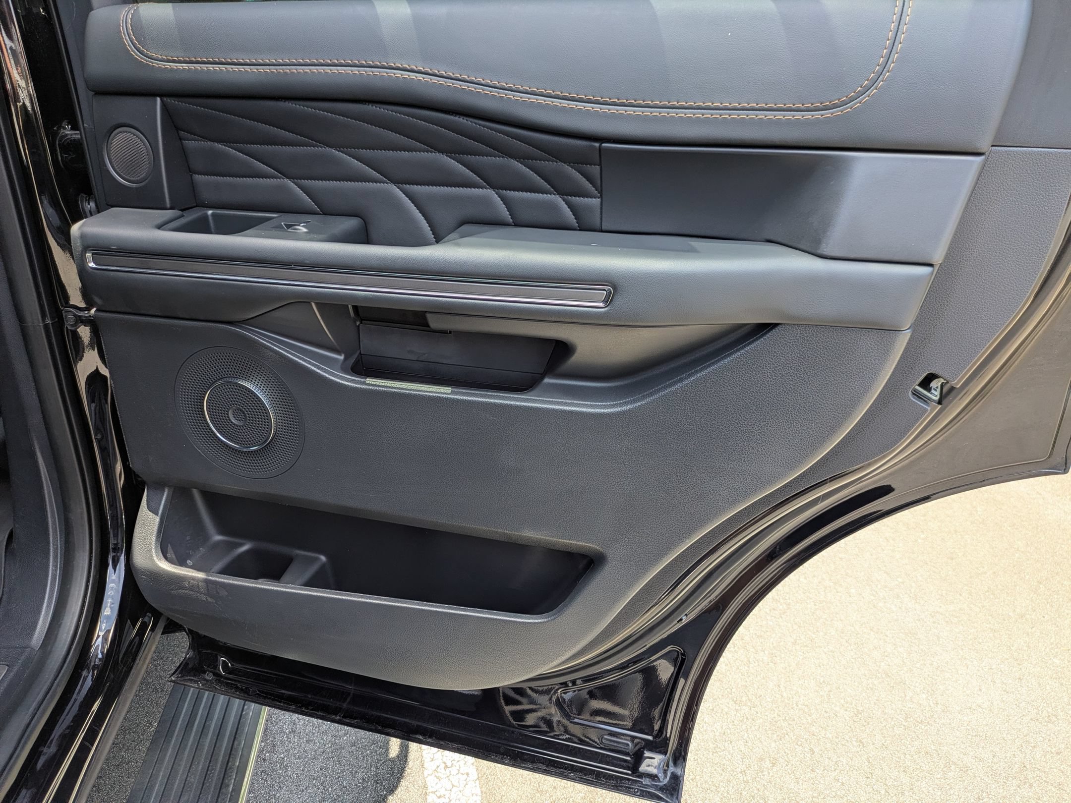 Certified 2023 Ford Expedition Platinum AWD/4WD image 36