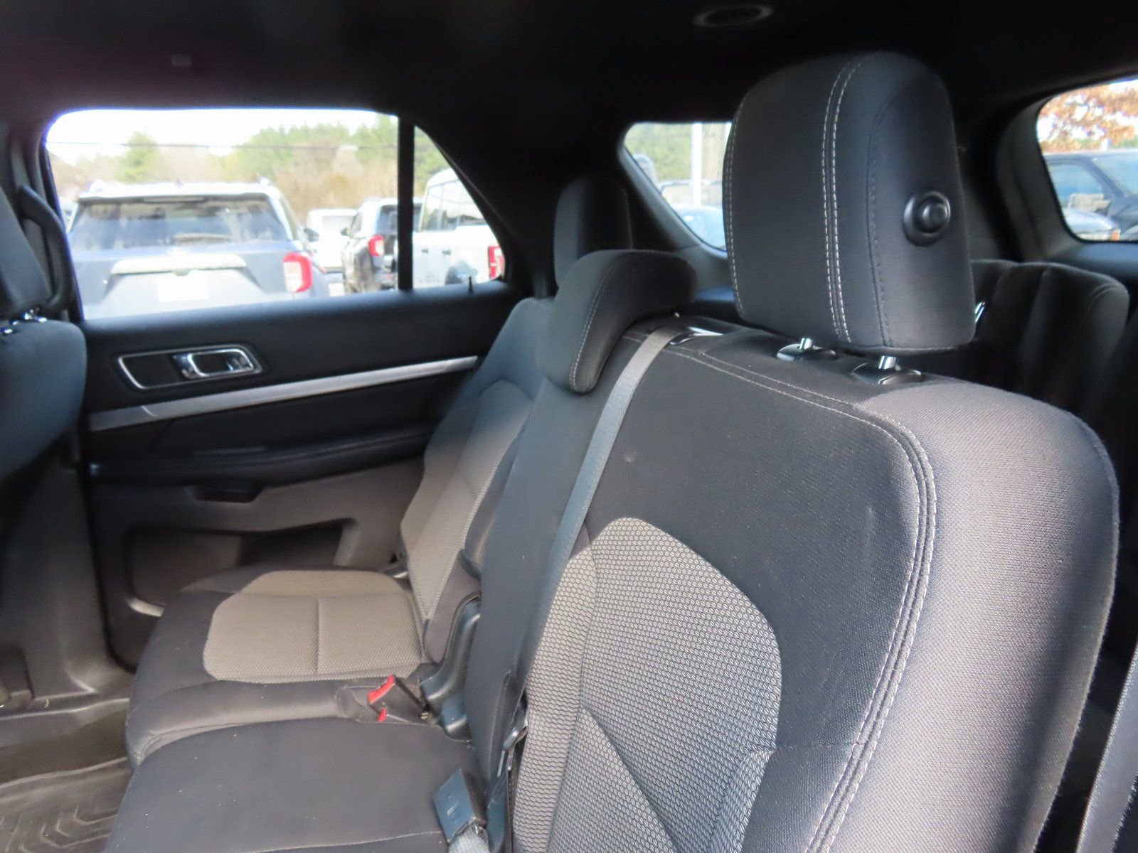 Certified 2018 Ford Explorer XLT w/ Equipment Group 201A image 26