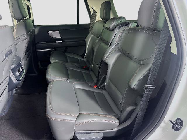 Certified 2025 Ford Expedition Active AWD/4WD image 25